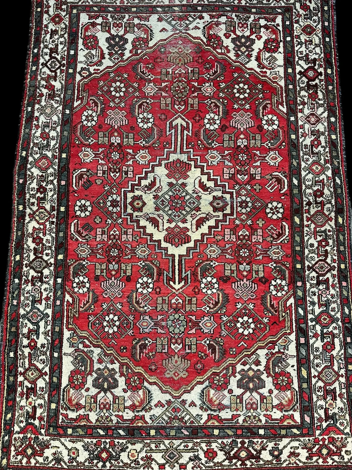 Beautiful Vintage Handmade Wool Rug Colorful Persian Heriz Design 4'4 x 6'8 I Got Rugs Beautiful Vintage Handmade Wool Rug Colorful Persian Heriz Design 4'4 x 6'8 I Got Rugs Handmade Vintage I Got Rugs