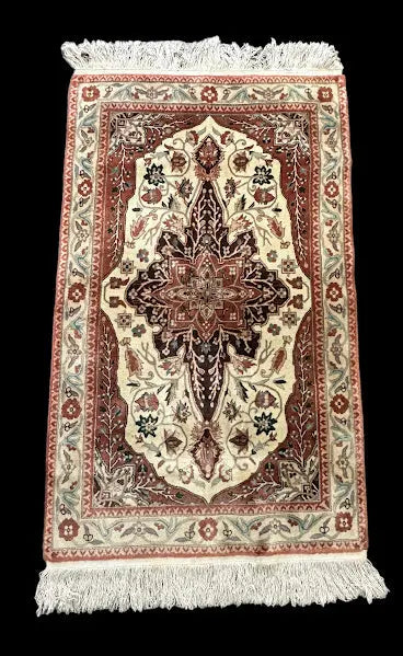 Hand- Knotted Vintage Wool Rug Persian Floral Design in Peach/ Ivory 3' x 5'9 I Got Rugs