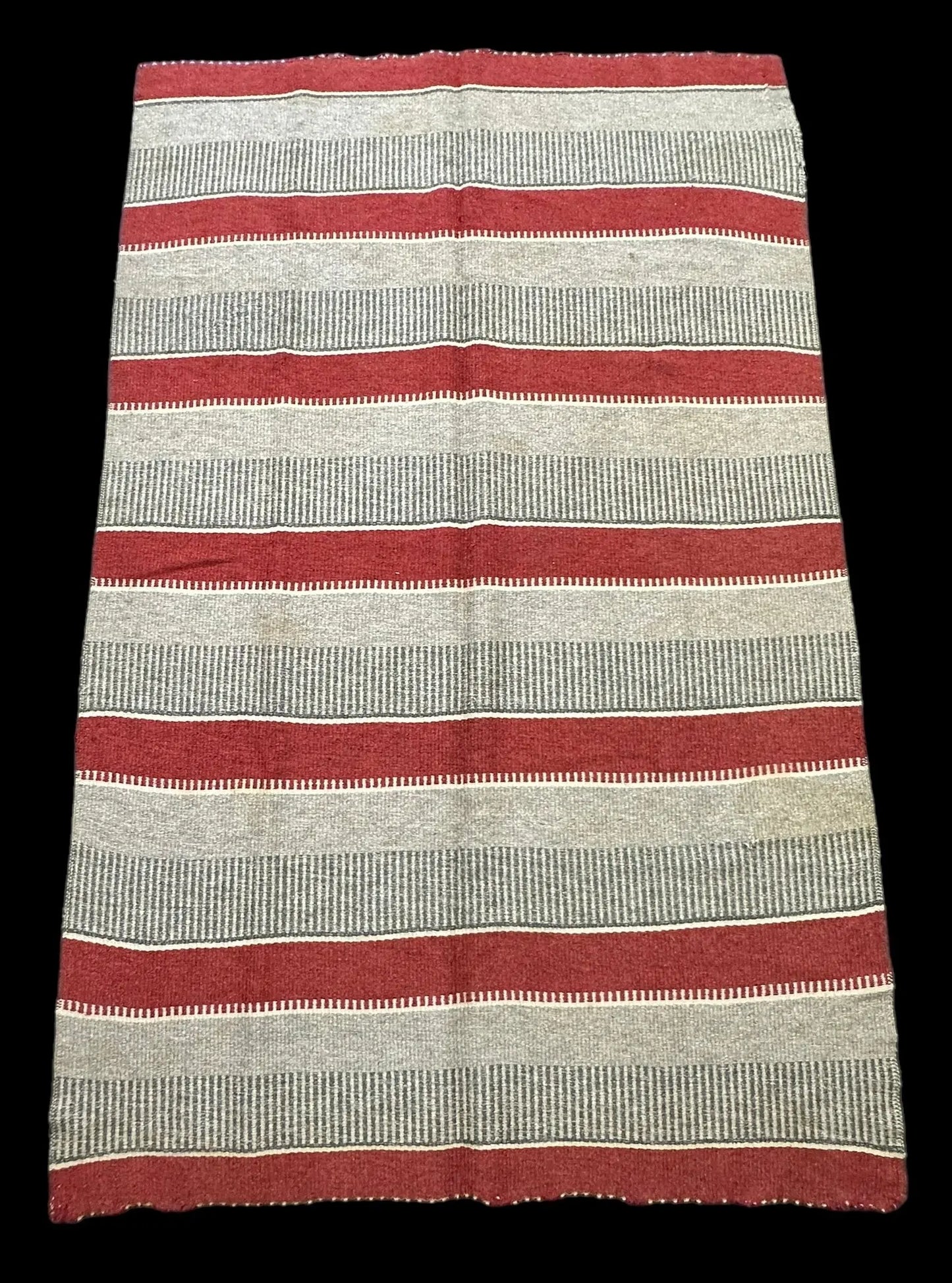 Handmade Vintage Wool Rug Native American Striped Design Gray/ Red 5'1 x 8'1 I Got Rugs