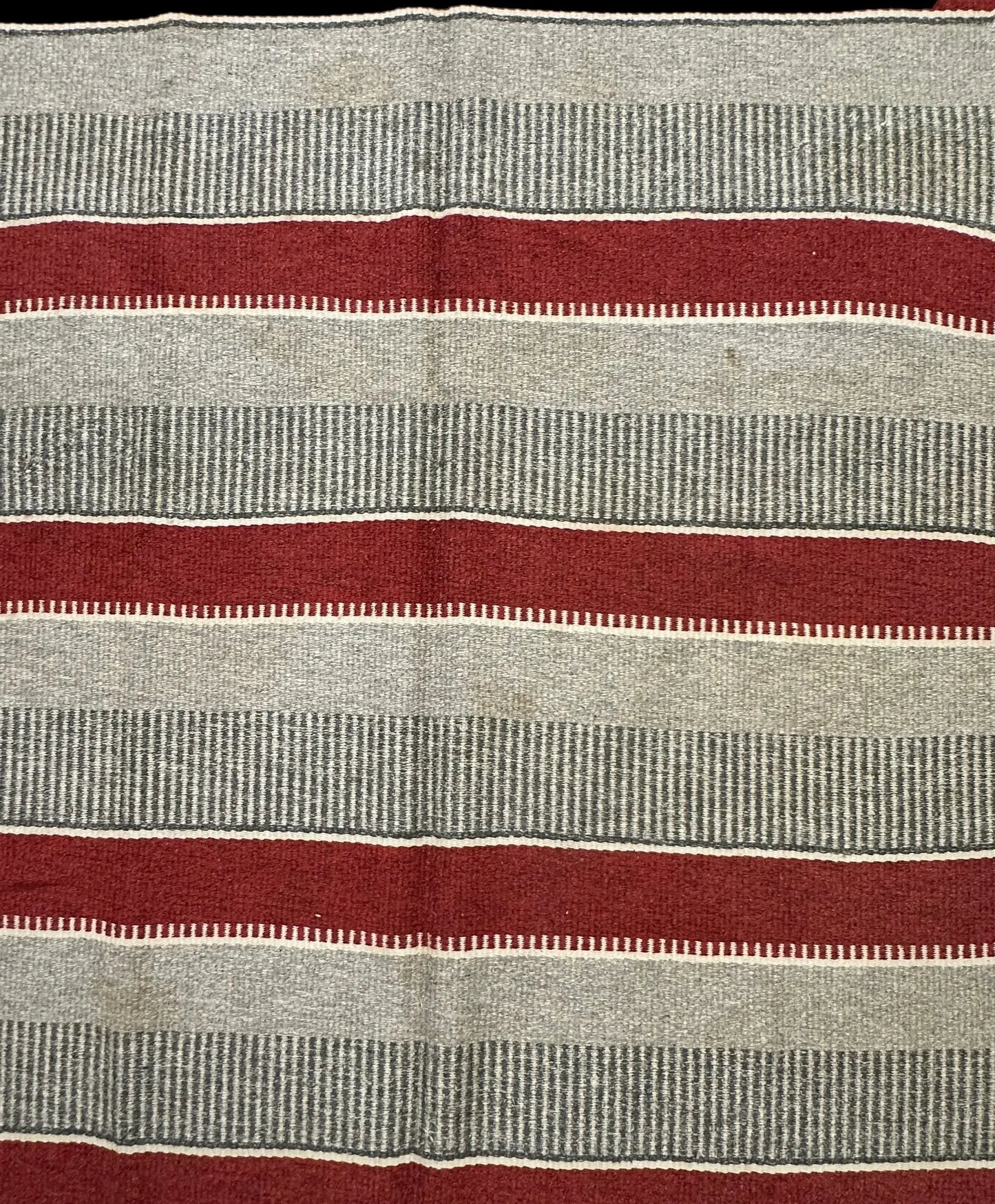 Handmade Vintage Wool Rug Native American Striped Design Gray/ Red 5'1 x 8'1 I Got Rugs