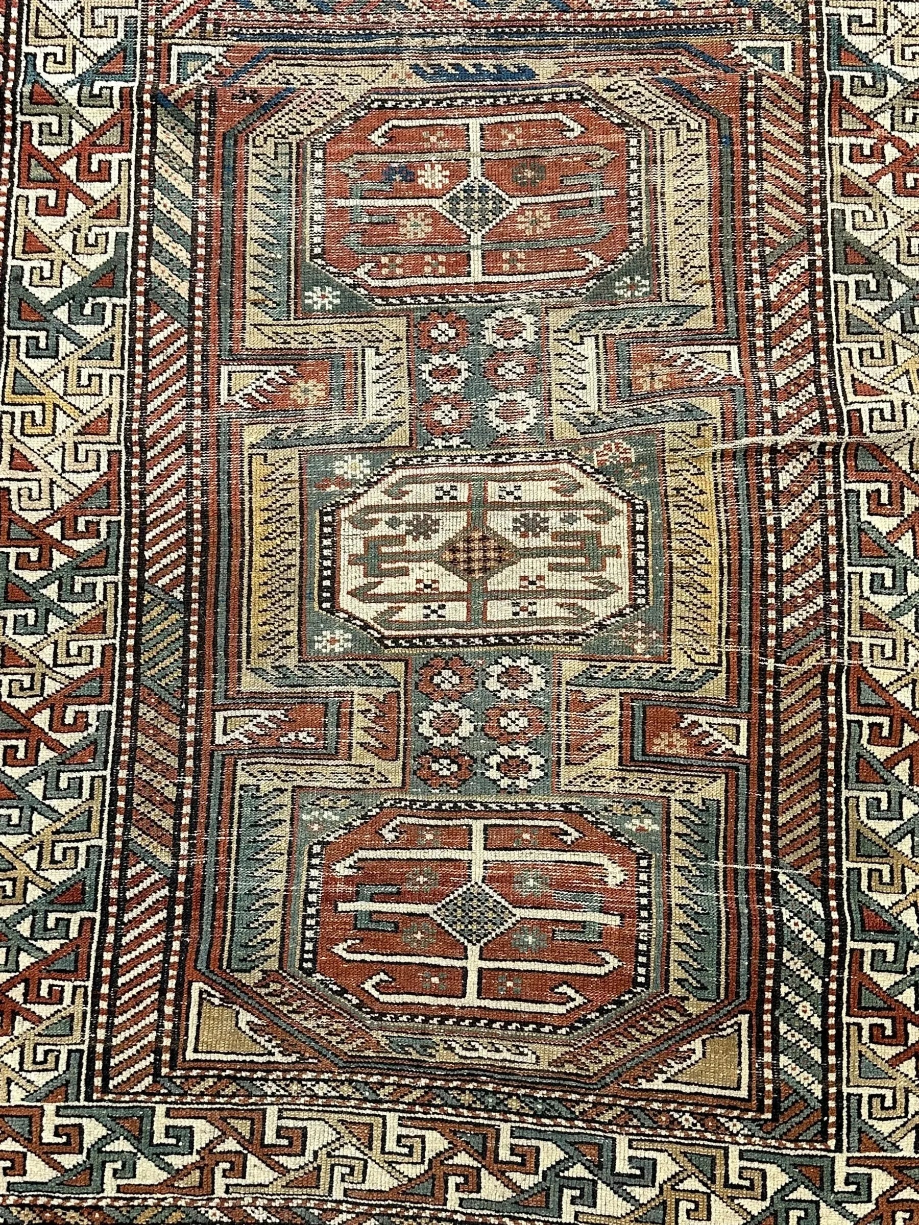 Antique Handmade Wool Rug Persian Oriental Design in Bold Colors 3'9 x 4'9 I Got Rugs Antique Handmade Wool Rug Persian Oriental Design in Bold Colors 3'9 x 4'9 I Got Rugs Handmade Vintage I Got Rugs