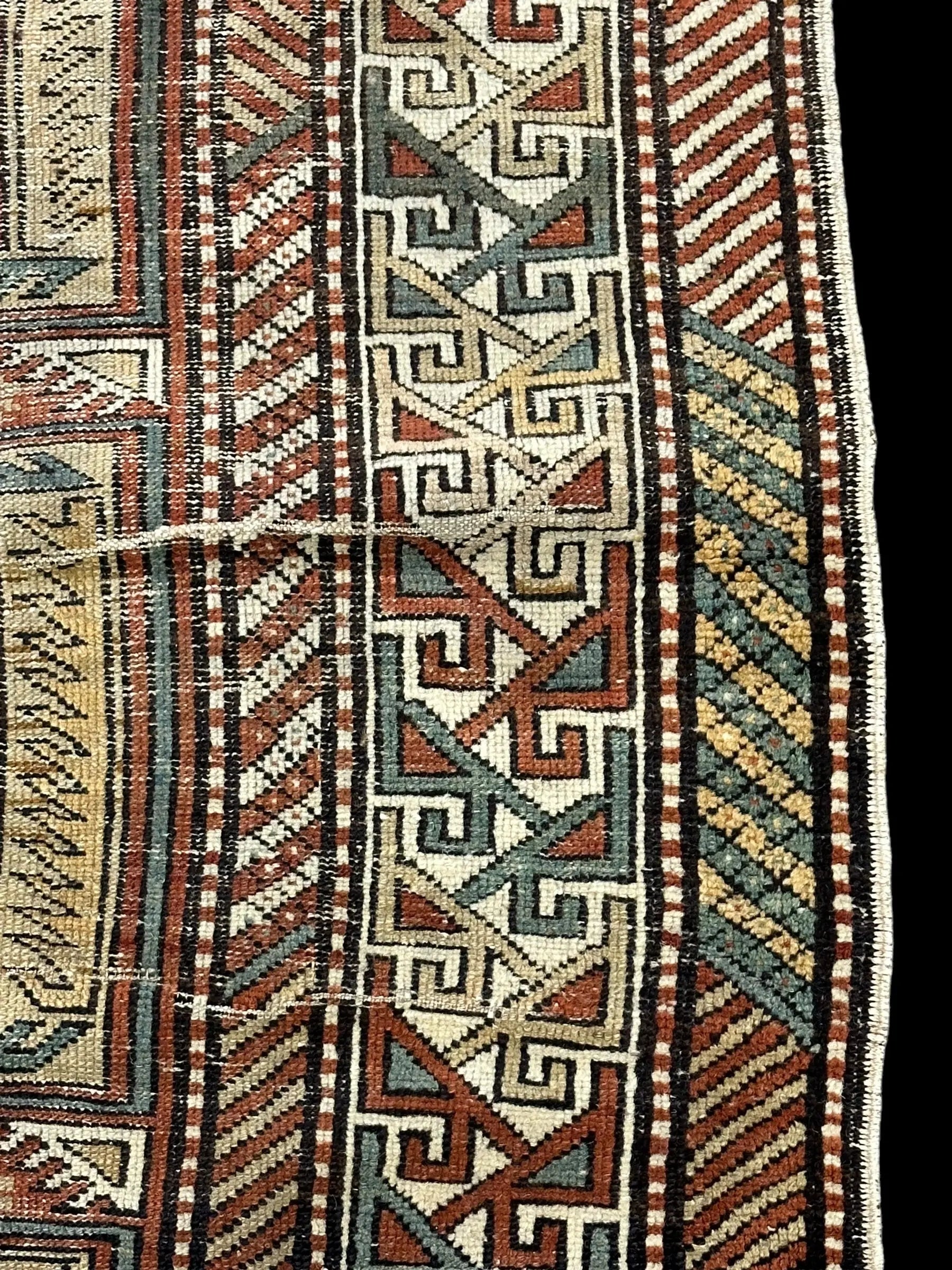 Antique Handmade Wool Rug Persian Oriental Design in Bold Colors 3'9 x 4'9 I Got Rugs Antique Handmade Wool Rug Persian Oriental Design in Bold Colors 3'9 x 4'9 I Got Rugs Handmade Vintage I Got Rugs