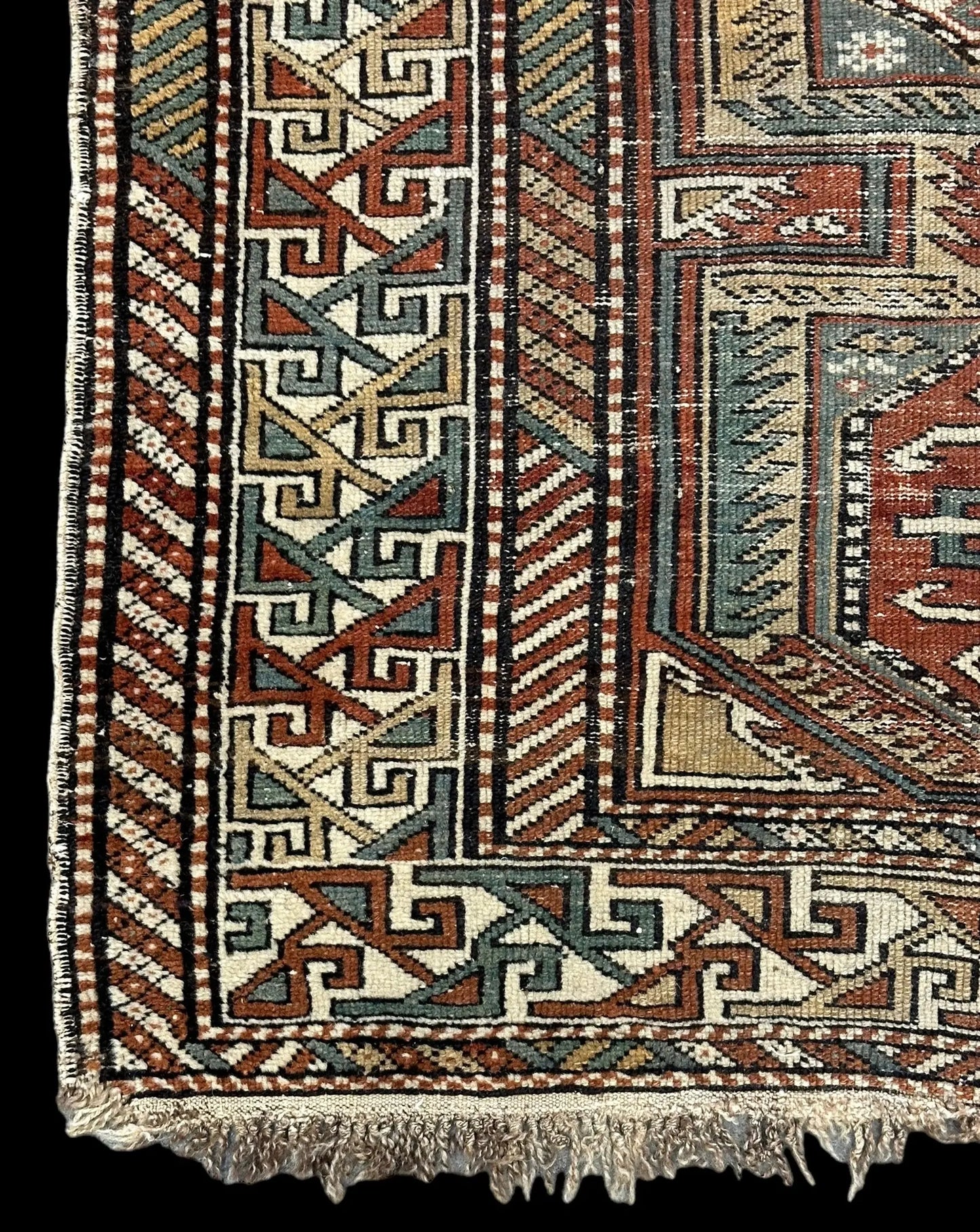 Antique Handmade Wool Rug Persian Oriental Design in Bold Colors 3'9 x 4'9 I Got Rugs Antique Handmade Wool Rug Persian Oriental Design in Bold Colors 3'9 x 4'9 I Got Rugs Handmade Vintage I Got Rugs