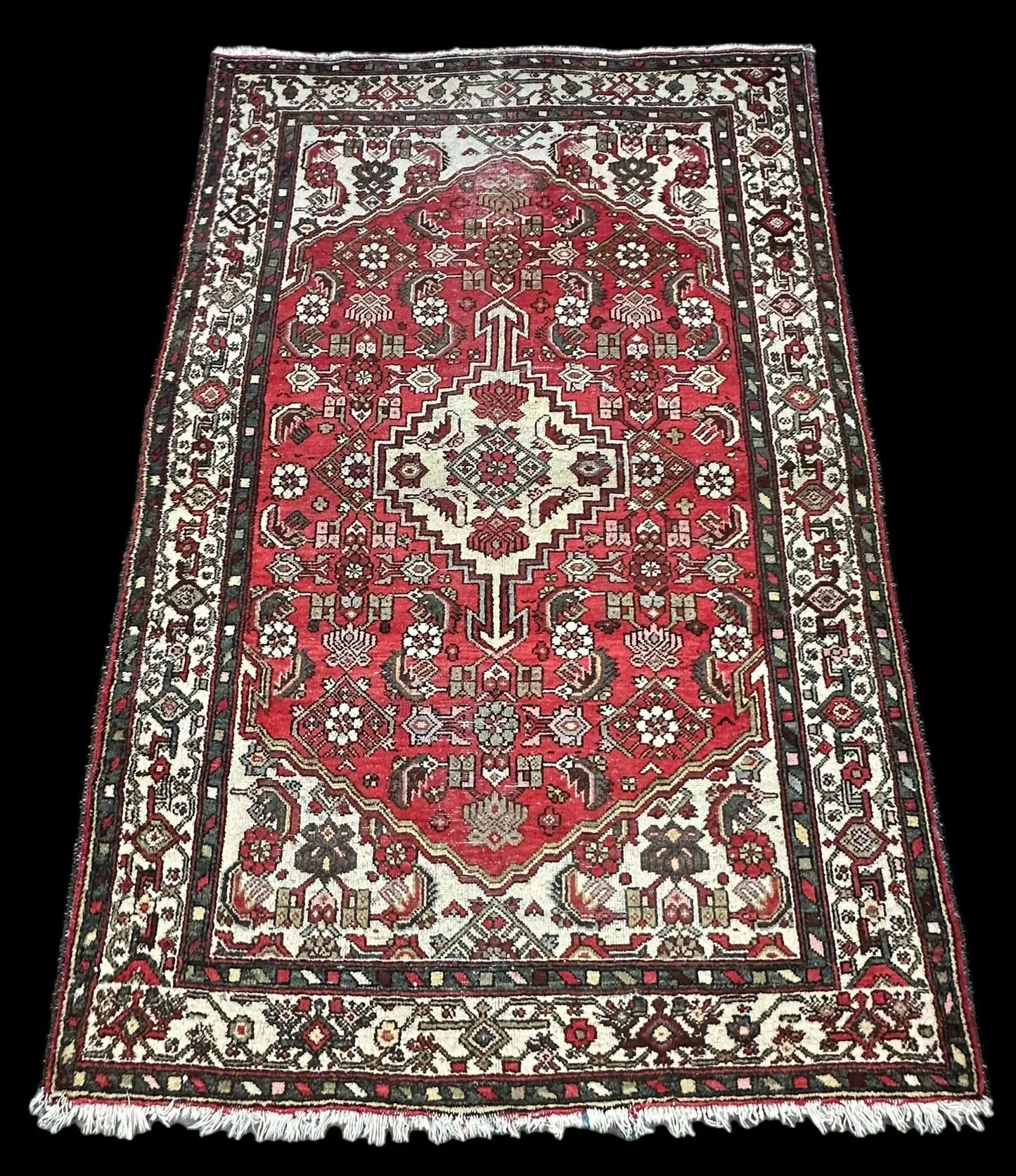 Beautiful Vintage Handmade Wool Rug Colorful Persian Heriz Design 4'4 x 6'8 I Got Rugs Beautiful Vintage Handmade Wool Rug Colorful Persian Heriz Design 4'4 x 6'8 I Got Rugs Handmade Vintage I Got Rugs