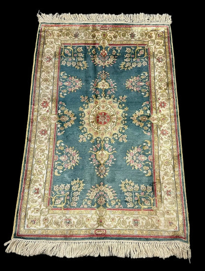 Handmade Vintage Silk Rug Persian Floral Pattern in Light Colors 2'7 x 4'1 I Got Rugs Handmade Vintage Silk Rug Persian Floral Pattern in Light Colors 2'7 x 4'1 I Got Rugs Handmade Vintage I Got Rugs