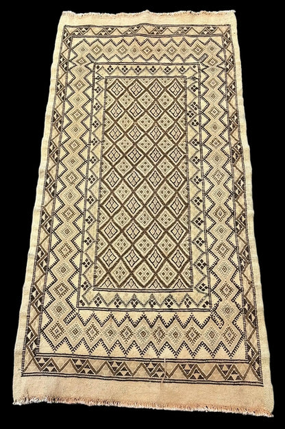 Handmade Vintage Wool Rug Moroccan Berber Beige Tribal Design 2'5 x 4'10 I Got Rugs Handmade Vintage Wool Rug Moroccan Berber Beige Tribal Design 2'5 x 4'10 I Got Rugs Handmade Vintage I Got Rugs