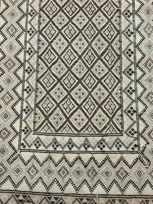 Handmade Vintage Wool Rug Moroccan Berber Beige Tribal Design 2'5 x 4'10 I Got Rugs Handmade Vintage Wool Rug Moroccan Berber Beige Tribal Design 2'5 x 4'10 I Got Rugs Handmade Vintage I Got Rugs