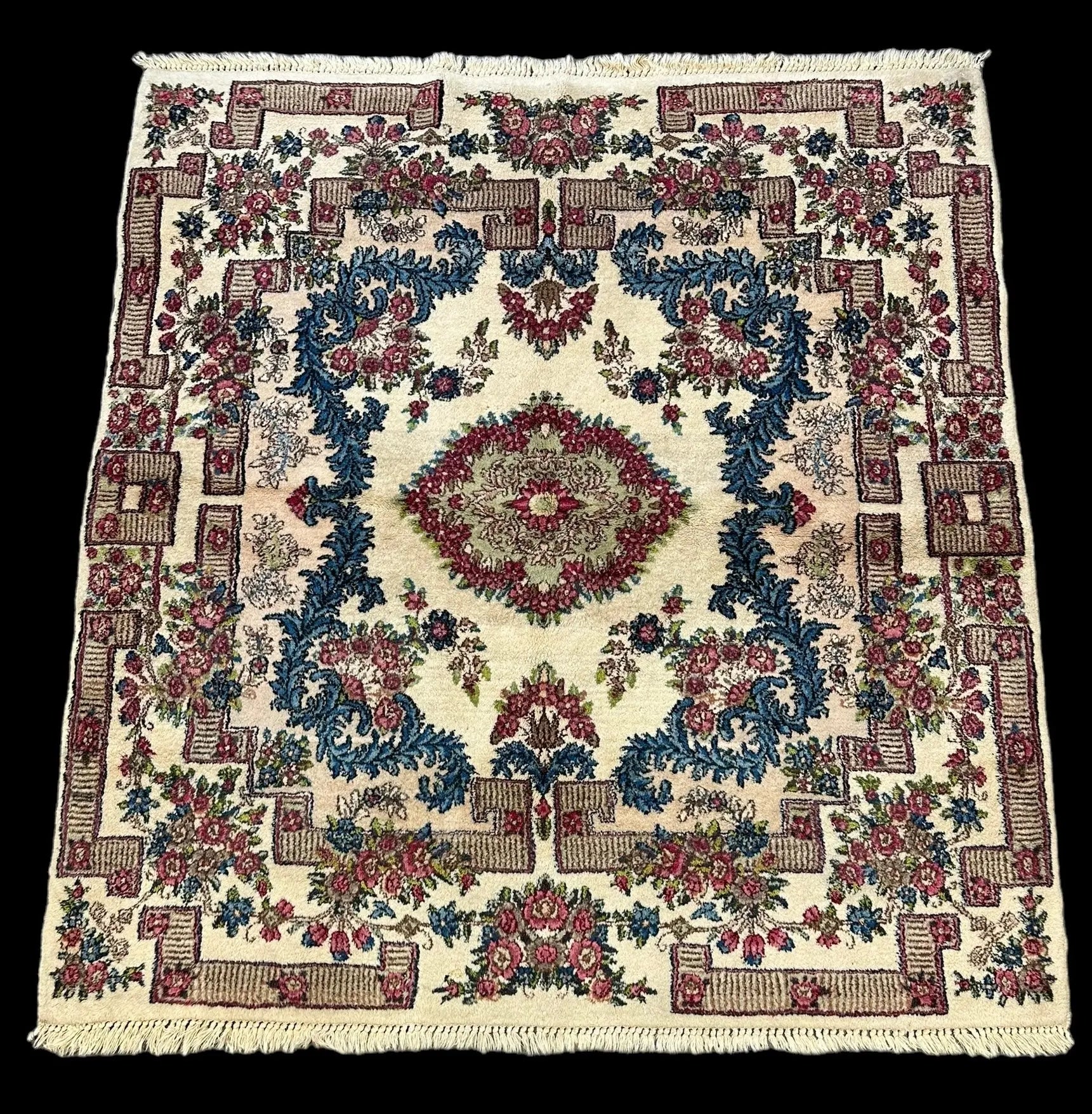 Handmade Vintage Wool Rug Persian Sarouk Design in Bold Colors 3'11 x 4'5 I Got Rugs Handmade Vintage Wool Rug Persian Sarouk Design in Bold Colors 3'11 x 4'5 I Got Rugs Handmade Vintage I Got Rugs