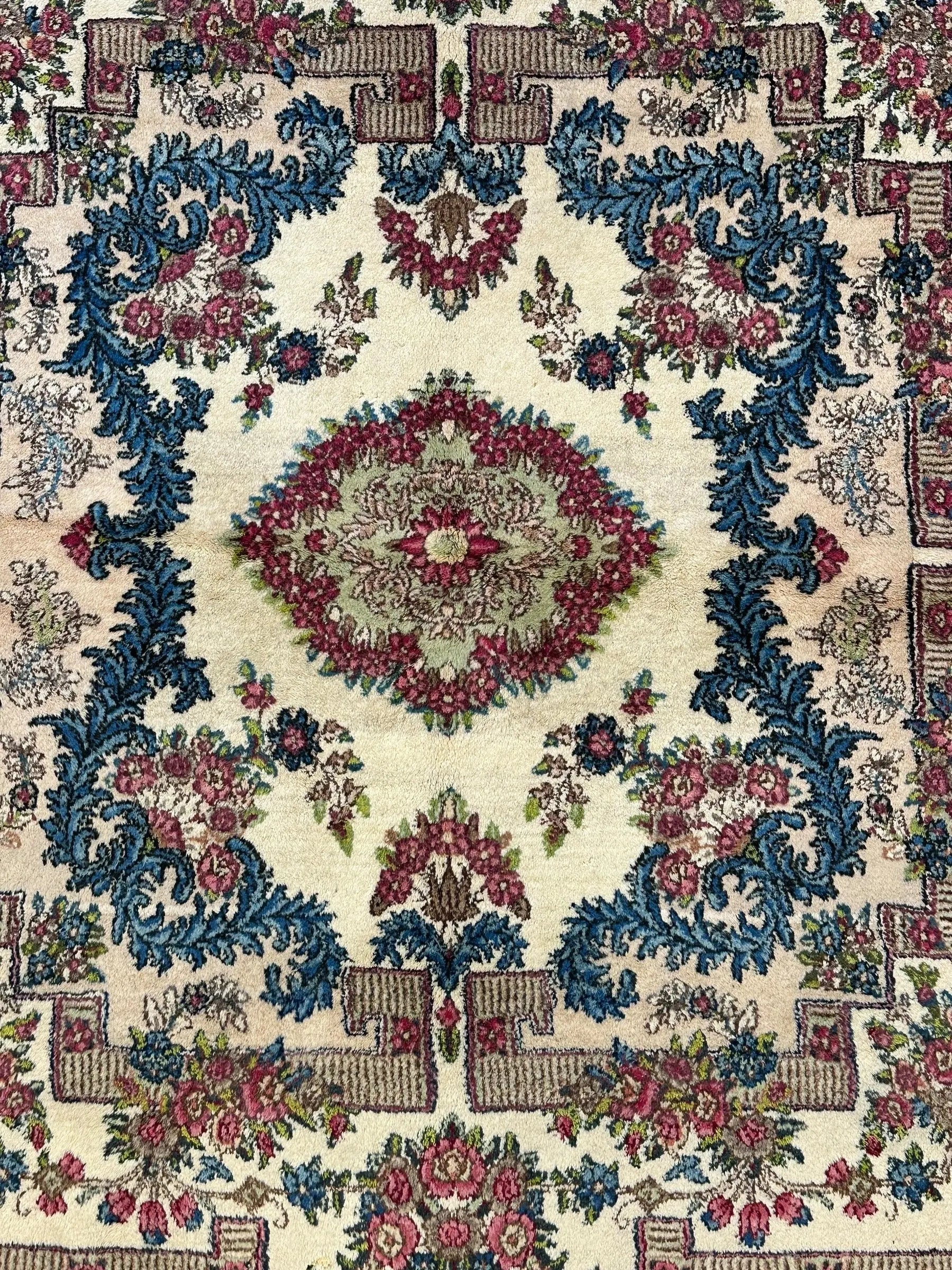 Handmade Vintage Wool Rug Persian Sarouk Design in Bold Colors 3'11 x 4'5 I Got Rugs Handmade Vintage Wool Rug Persian Sarouk Design in Bold Colors 3'11 x 4'5 I Got Rugs Handmade Vintage I Got Rugs