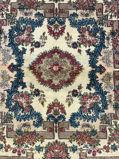 Handmade Vintage Wool Rug Persian Sarouk Design in Bold Colors 3'11 x 4'5 I Got Rugs Handmade Vintage Wool Rug Persian Sarouk Design in Bold Colors 3'11 x 4'5 I Got Rugs Handmade Vintage I Got Rugs