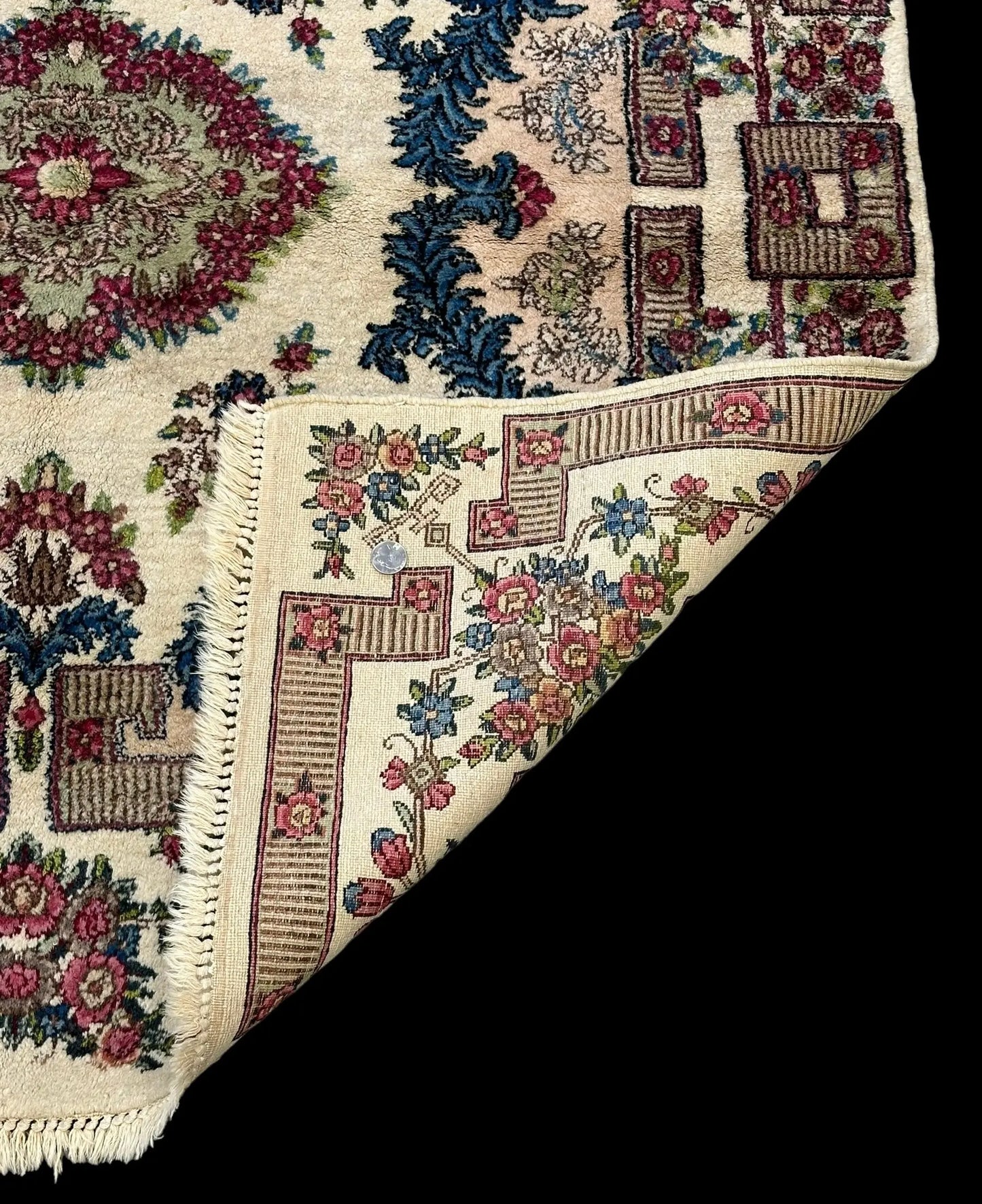 Handmade Vintage Wool Rug Persian Sarouk Design in Bold Colors 3'11 x 4'5 I Got Rugs Handmade Vintage Wool Rug Persian Sarouk Design in Bold Colors 3'11 x 4'5 I Got Rugs Handmade Vintage I Got Rugs
