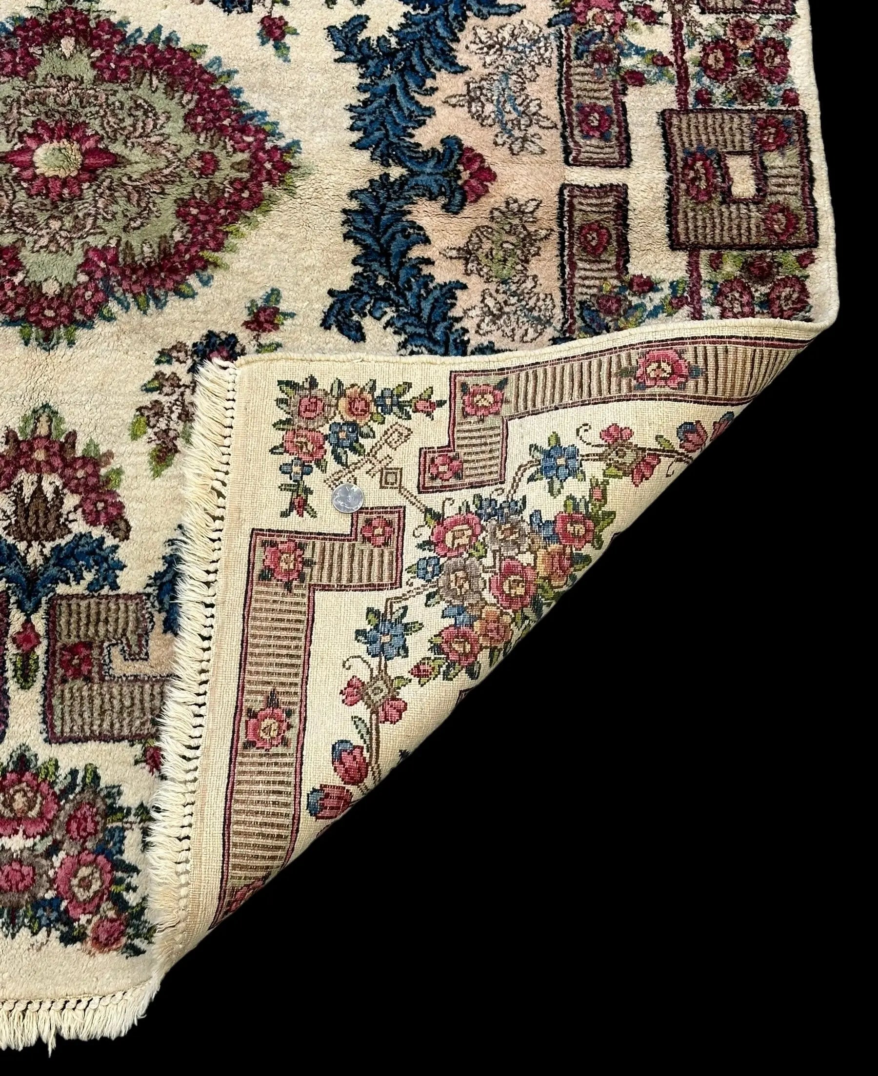 Handmade Vintage Wool Rug Persian Sarouk Design in Bold Colors 3'11 x 4'5 I Got Rugs Handmade Vintage Wool Rug Persian Sarouk Design in Bold Colors 3'11 x 4'5 I Got Rugs Handmade Vintage I Got Rugs
