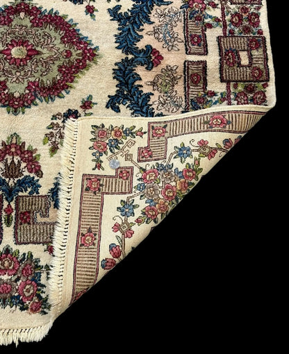 Handmade Vintage Wool Rug Persian Sarouk Design in Bold Colors 3'11 x 4'5 I Got Rugs Handmade Vintage Wool Rug Persian Sarouk Design in Bold Colors 3'11 x 4'5 I Got Rugs Handmade Vintage I Got Rugs