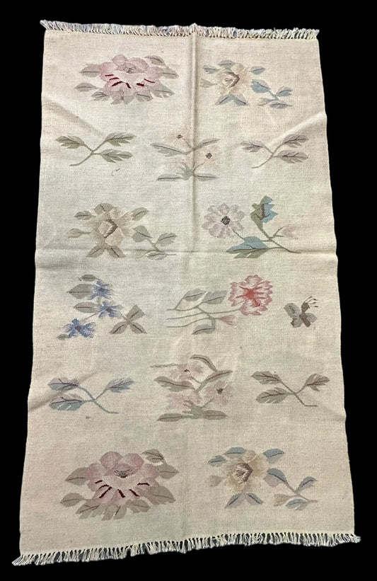 Handmade Vintage Wool Rug Turkish Kilim Beige Floral Design 2'10 x 4'10 I Got Rugs