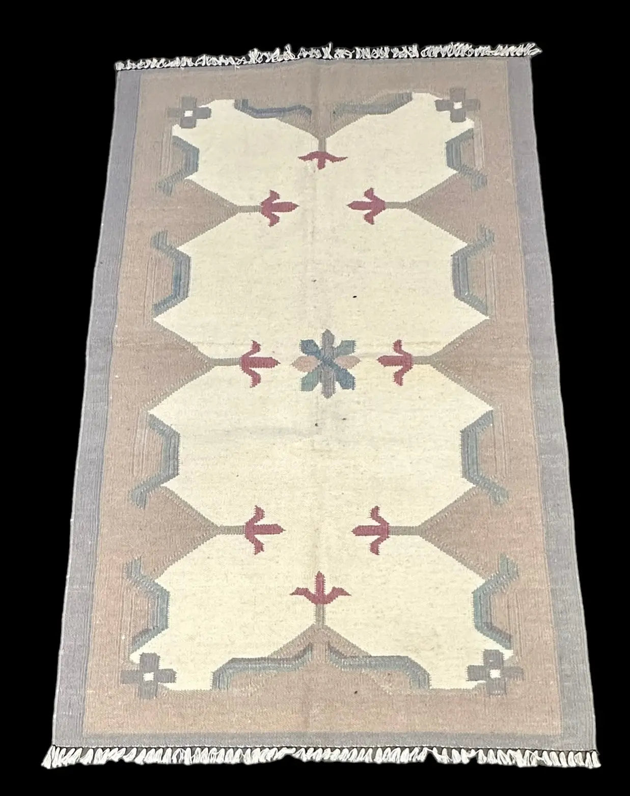 Handmade Vintage Wool Rug Turkish Kilim Geometric Design Light Colors 3' x 4'9 I Got Rugs Handmade Vintage Wool Rug Turkish Kilim Geometric Design Light Colors 3' x 4'9 I Got Rugs Handmade Vintage I Got Rugs