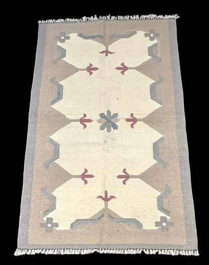 Handmade Vintage Wool Rug Turkish Kilim Geometric Design Light Colors 3' x 4'9 I Got Rugs Handmade Vintage Wool Rug Turkish Kilim Geometric Design Light Colors 3' x 4'9 I Got Rugs Handmade Vintage I Got Rugs