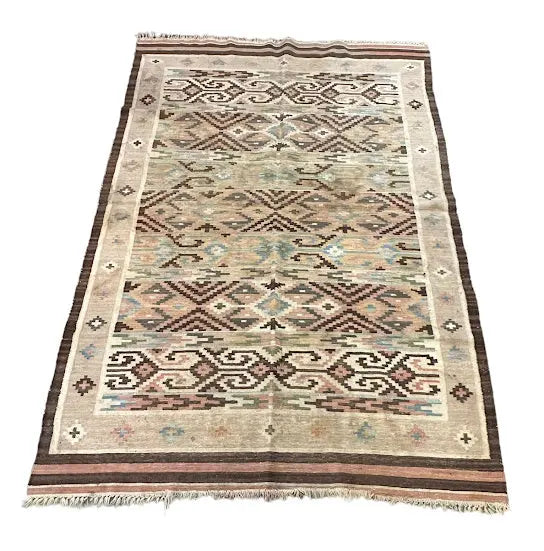 Handmade Vintage Wool Rug Turkish Kilim Tribal Design Beige 5'3 x 8' I Got Rugs