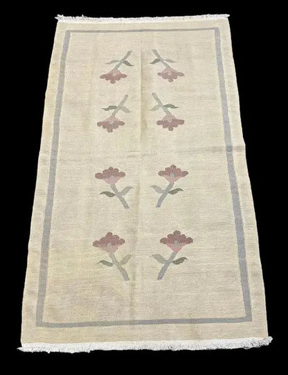 Vintage Hand-Knotted Wool Rug Persian Shiraz Beige Floral Pictorial 3' x 5'2 I Got Rugs