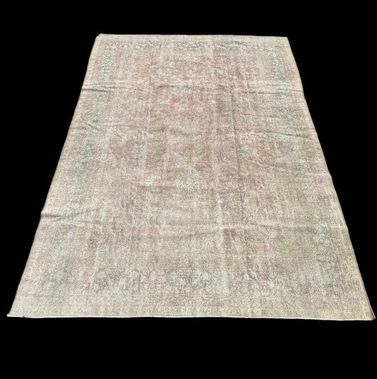 Vintage Hand-Knotted Wool Rug Turkish Floral Pattern in muted colors 8’2 x 11’ I Got Rugs